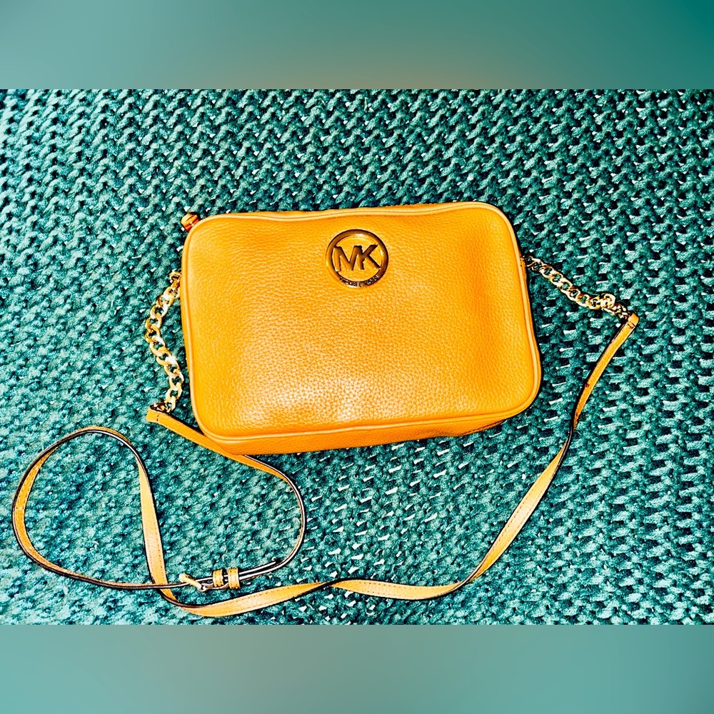 Michael Kors Fulton Large Pebbled Leather Camera Bag